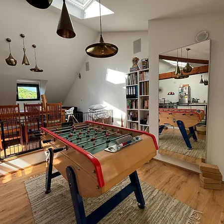 Vila Spacious House Next Kirchberg-centre With Parking