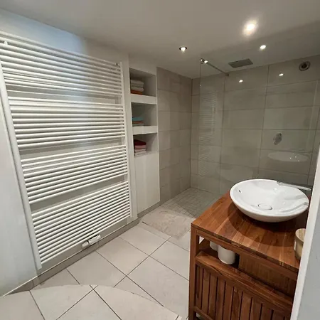 Spacious House Next Kirchberg-centre With Parking Vila *