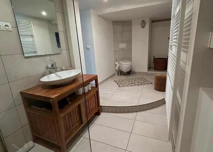 Spacious House Next Kirchberg-centre With Parking Βίλα