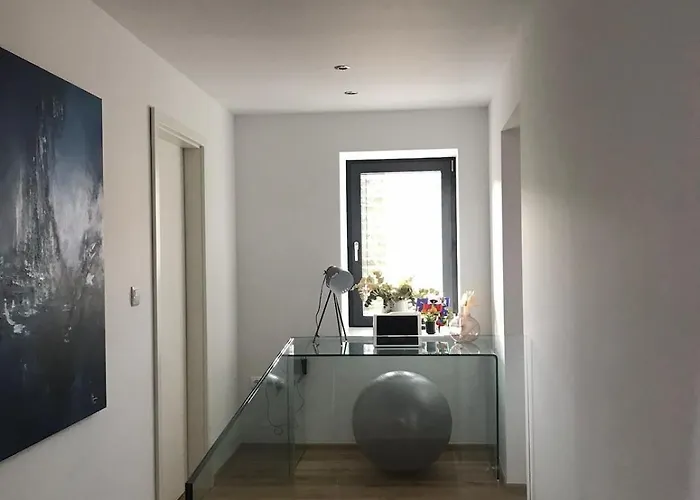 Spacious House Next Kirchberg-centre With Parking Villa Luxemburgo