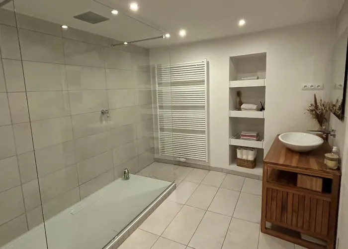 Spacious House Next Kirchberg-centre With Parking