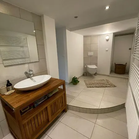 Βίλα Spacious House Next Kirchberg-centre With Parking